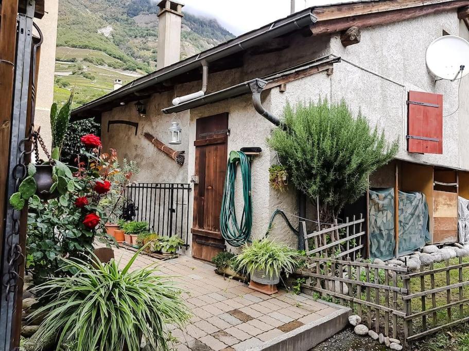 Fully, Valais Chalet Accueillant Avec Cheminee Villa ภายนอก รูปภาพ